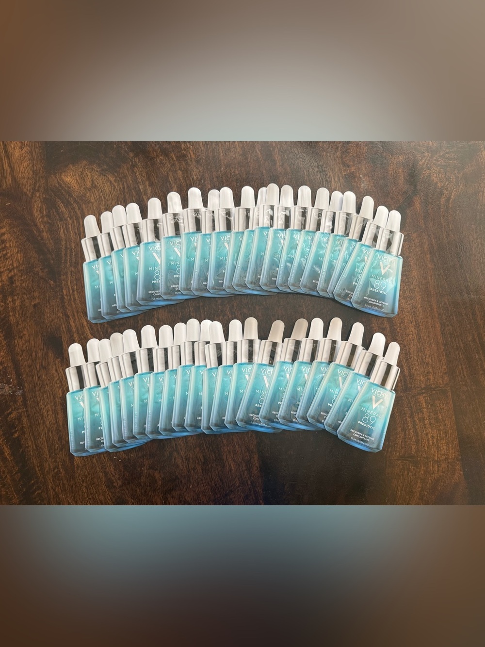 40 VICHY Mineral 89 Prebiotic 
Recovery & Defense Samples 
1.5 ml-0.05 fl oz
